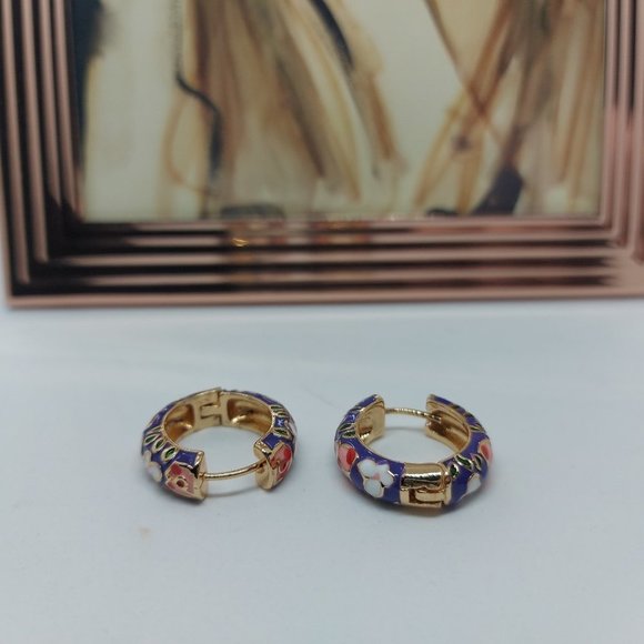 Retro Boho Enamel Flower Huggie Hoop Earrings Purple - Picture 7 of 12